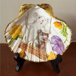 Decorative Shell with Mice and Flowers